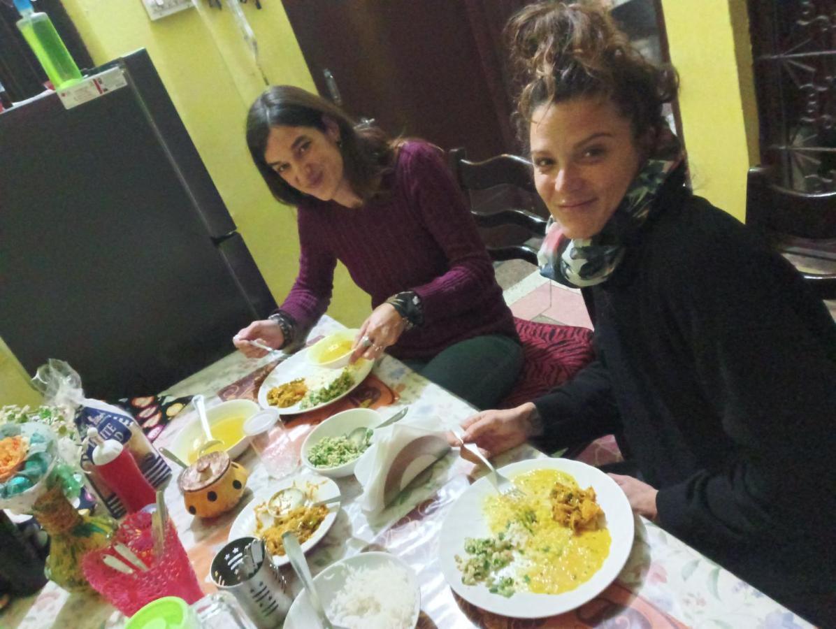 Nadya Homestay For Female & Family Dźajpur Zewnętrze zdjęcie