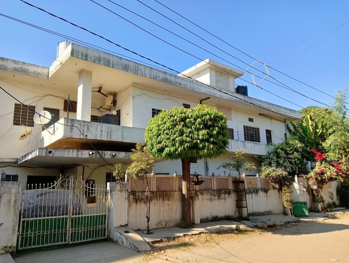 Nadya Homestay For Female & Family Dźajpur Zewnętrze zdjęcie