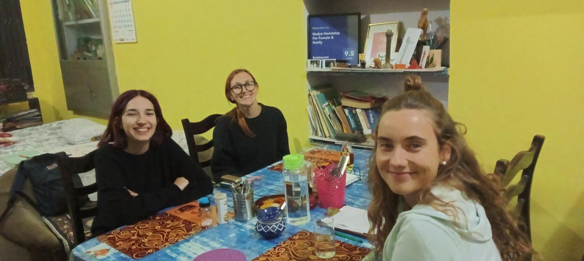 Nadya Homestay For Female & Family Dźajpur Zewnętrze zdjęcie