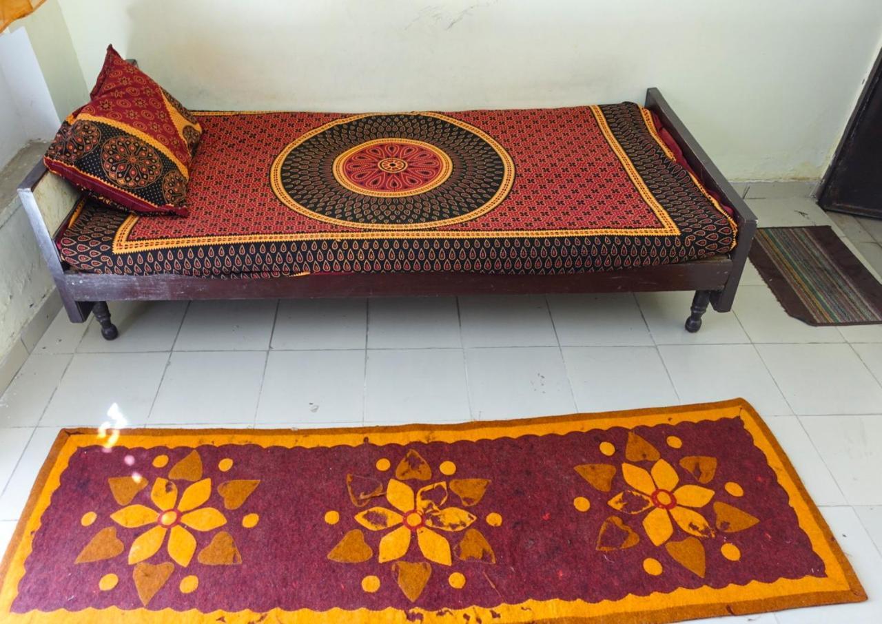 Nadya Homestay For Female & Family Dźajpur Zewnętrze zdjęcie