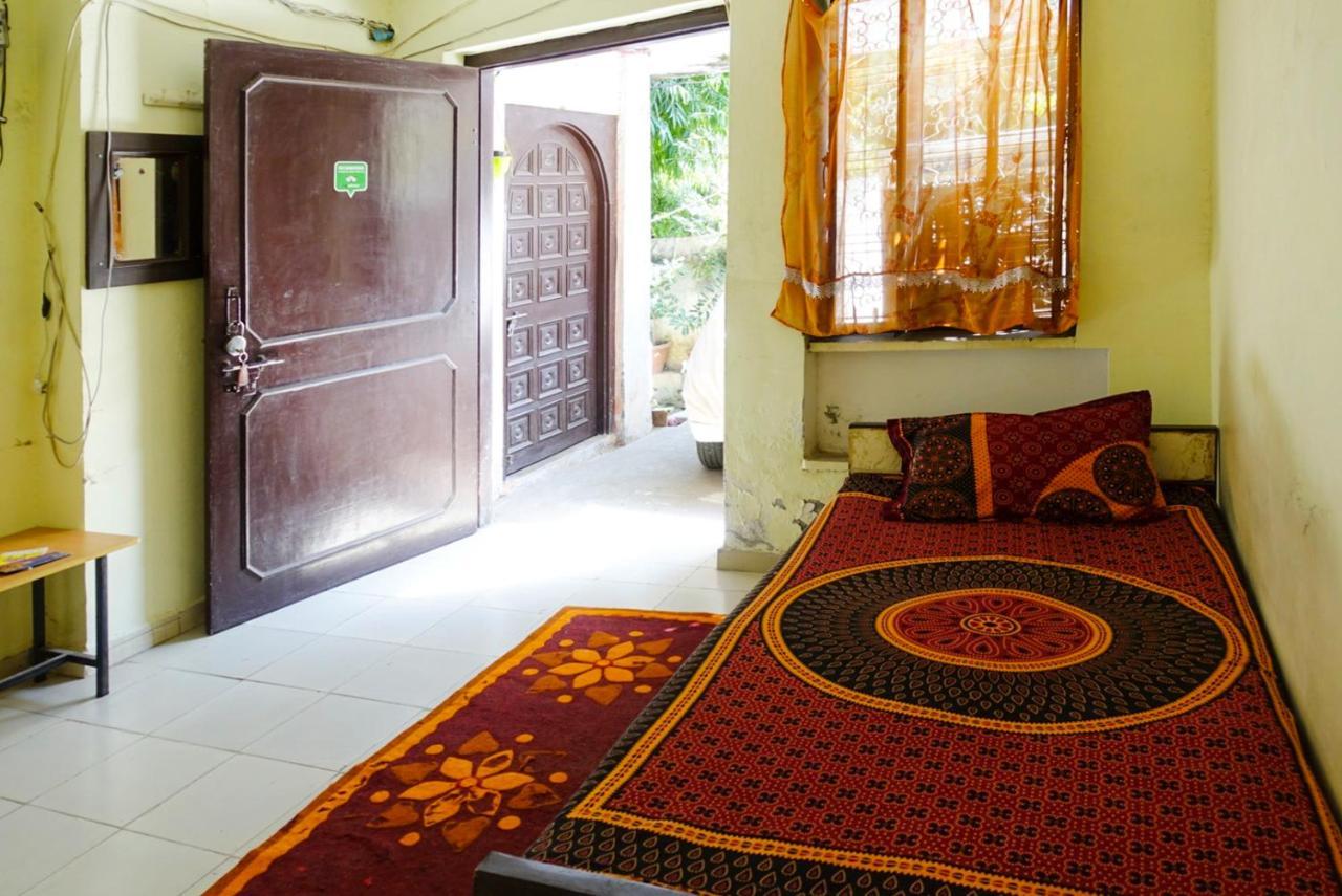 Nadya Homestay For Female & Family Dźajpur Zewnętrze zdjęcie