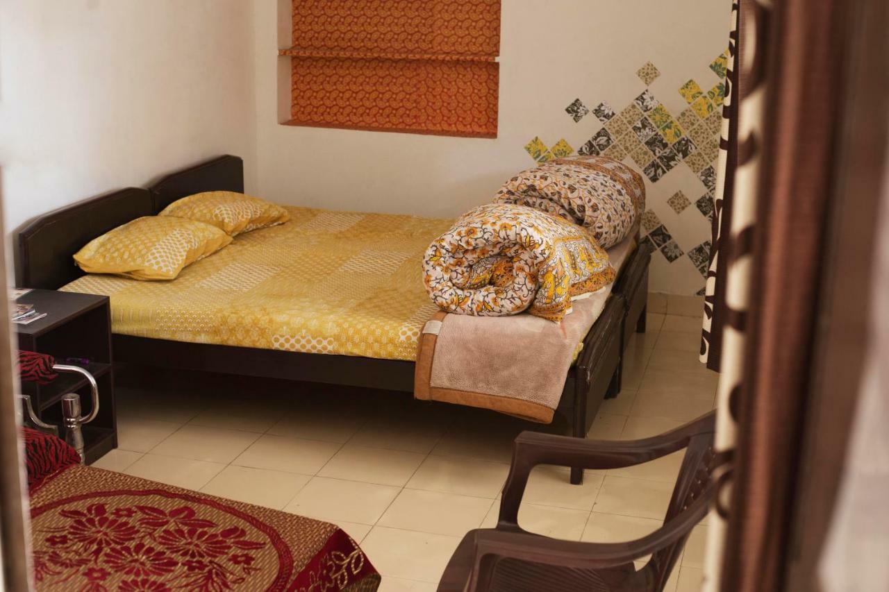 Nadya Homestay For Female & Family Dźajpur Zewnętrze zdjęcie