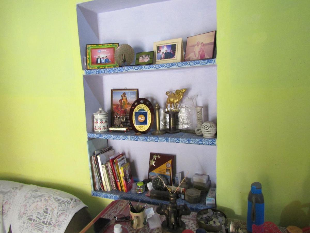 Nadya Homestay For Female & Family Dźajpur Zewnętrze zdjęcie
