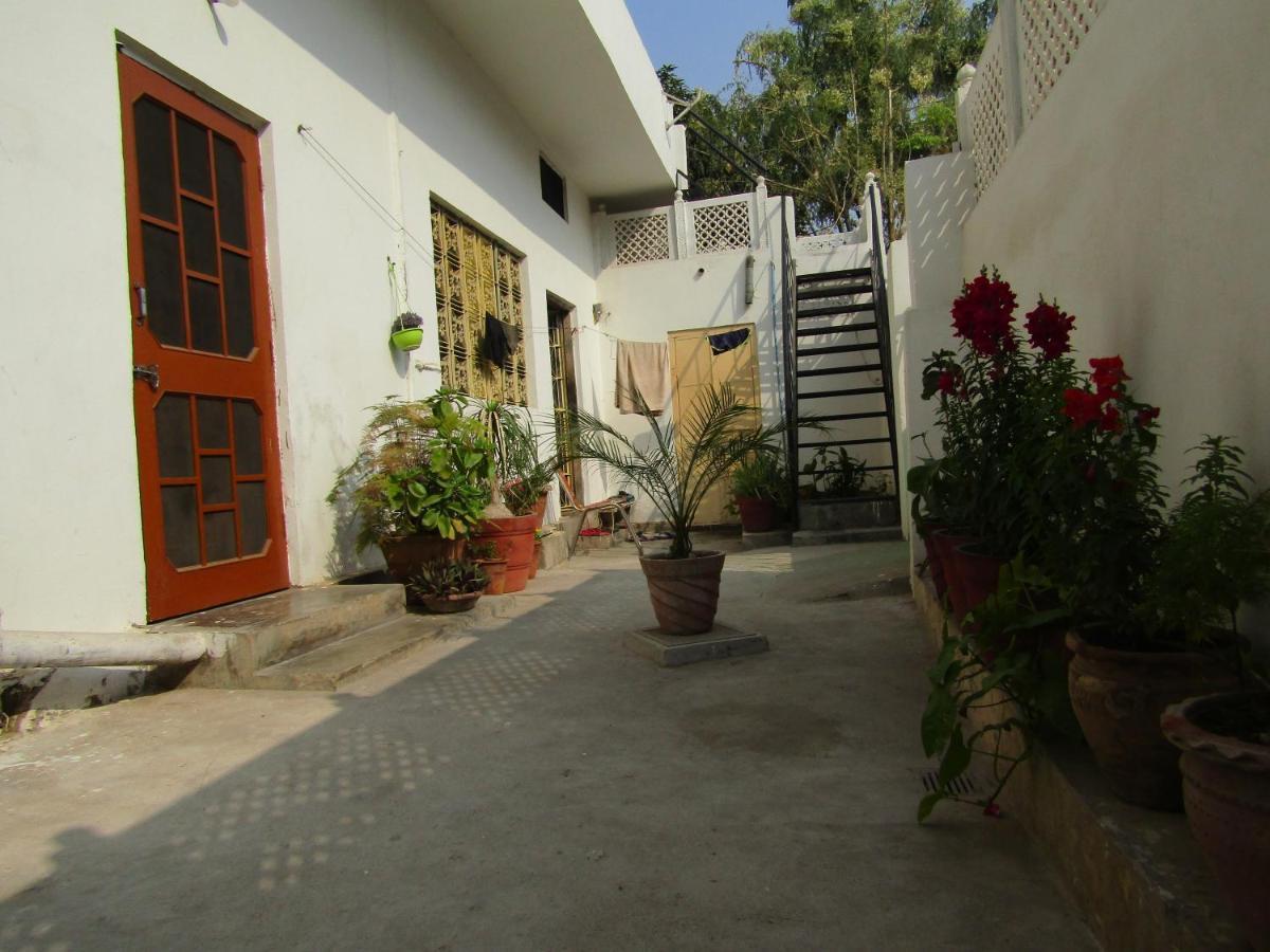 Nadya Homestay For Female & Family Dźajpur Zewnętrze zdjęcie