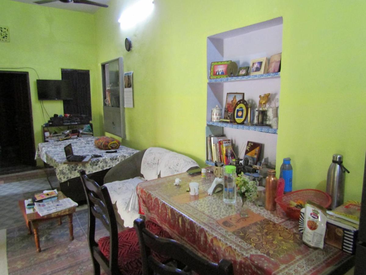 Nadya Homestay For Female & Family Dźajpur Zewnętrze zdjęcie